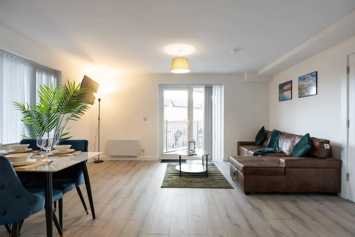 East Village 1 Bed Apartment In Belfast W Balcony