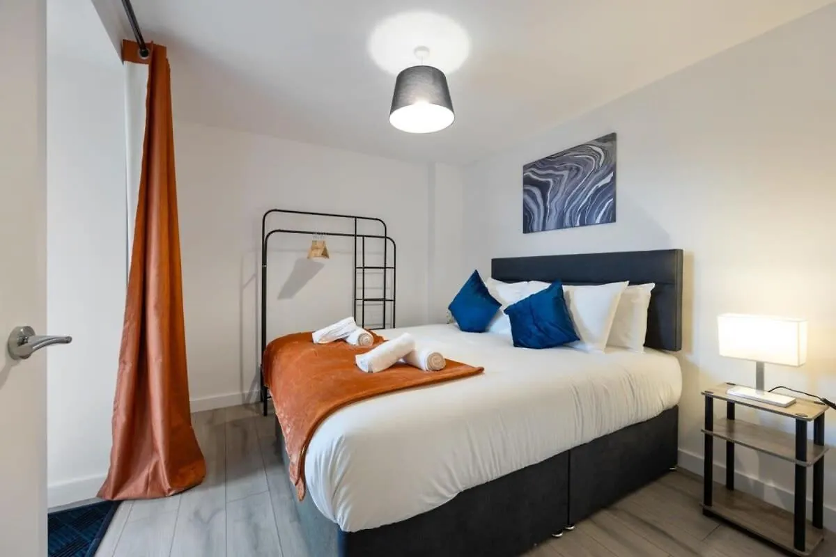 East Village 1 Bed Apartment In Belfast W Balcony