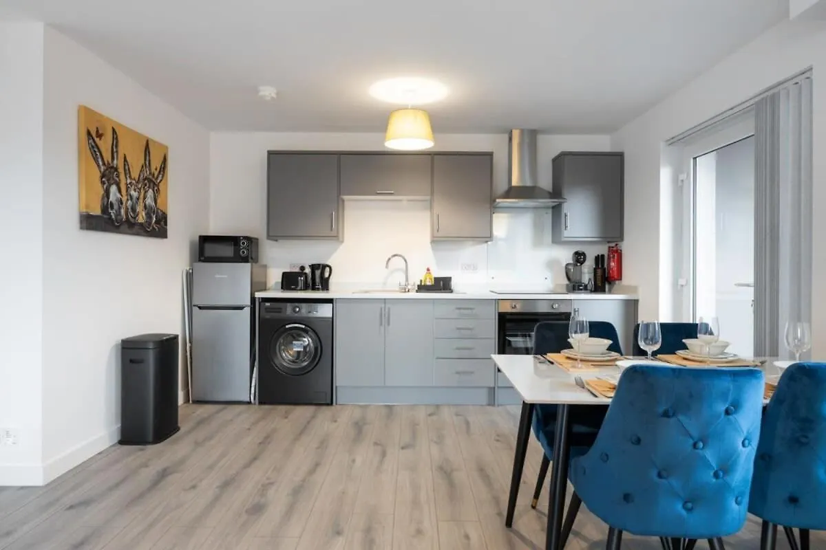 East Village 1 Bed Apartment In Belfast W Balcony Wielka Brytania