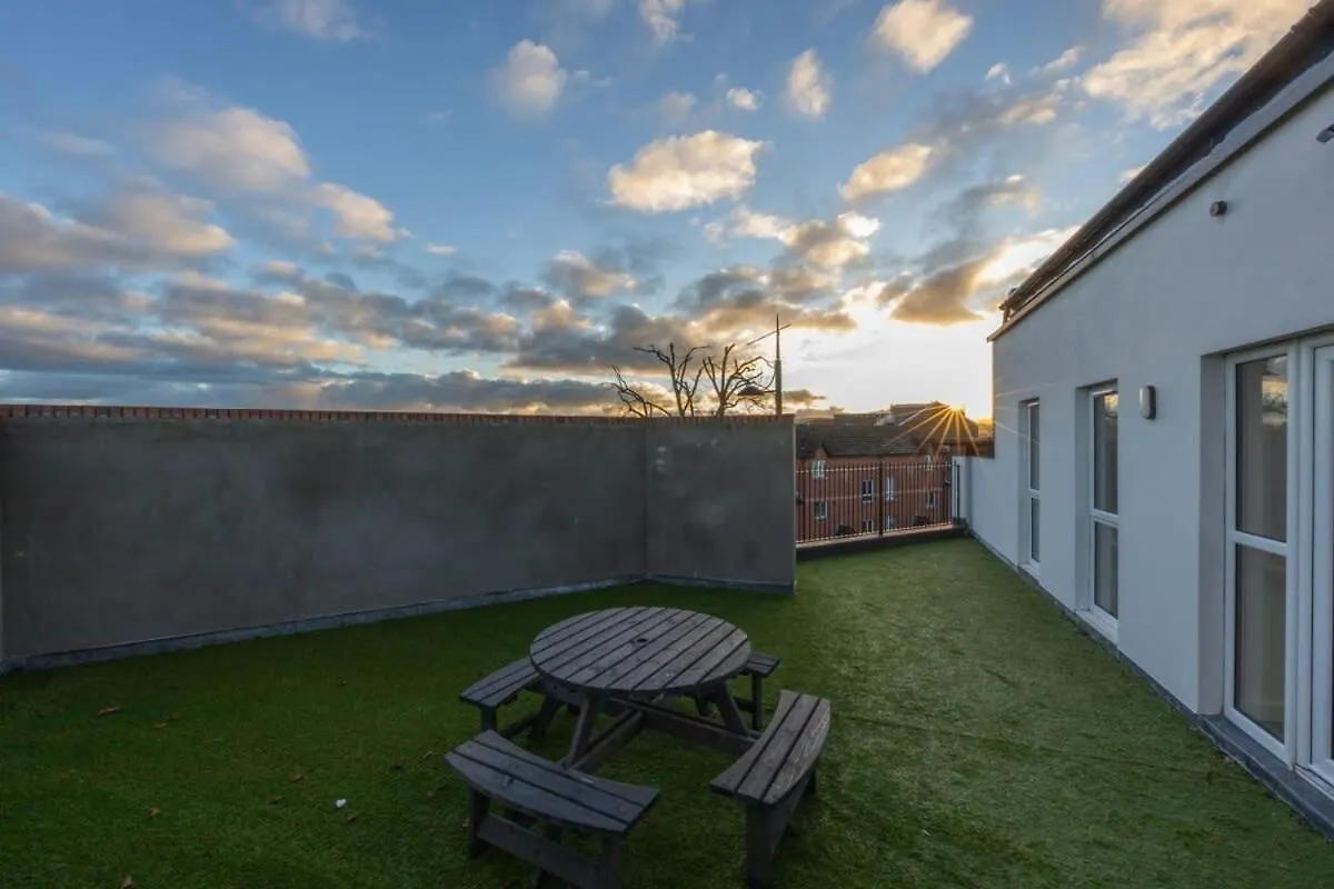 East Village 1 Bed Apartment In Belfast W Balcony 0*,