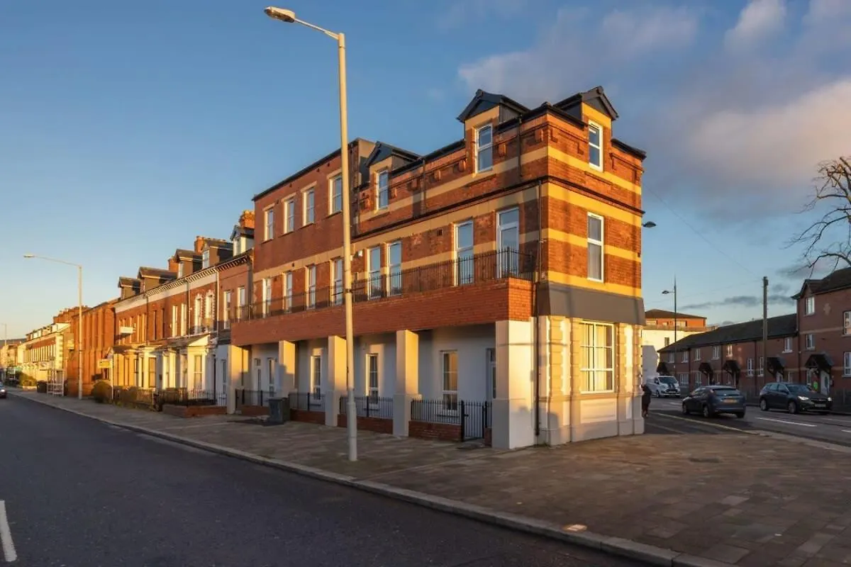 East Village 1 Bed Apartment In Belfast W Balcony