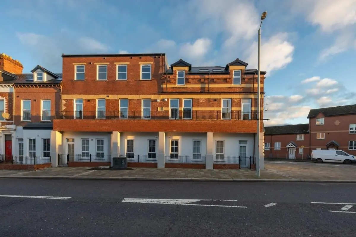 East Village 1 Bed Apartment In Belfast W Balcony