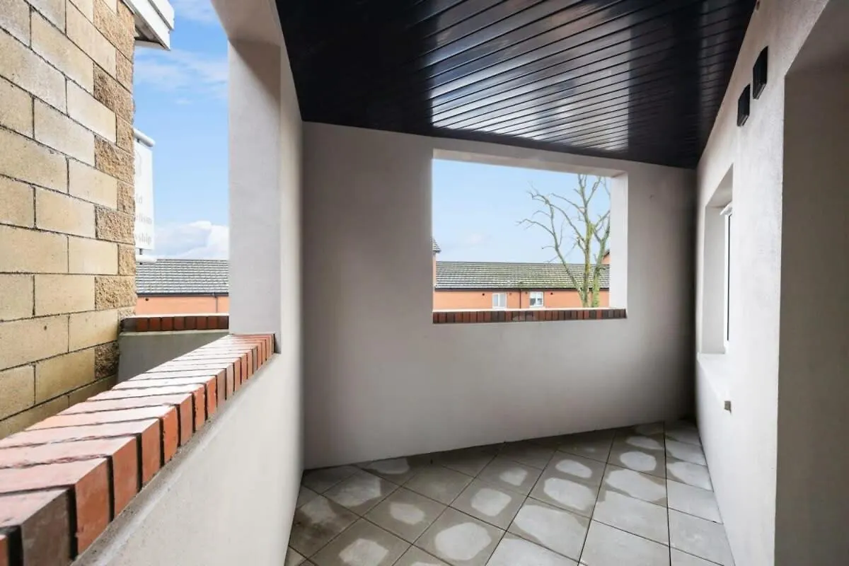 East Village 1 Bed Apartment In Belfast W Balcony