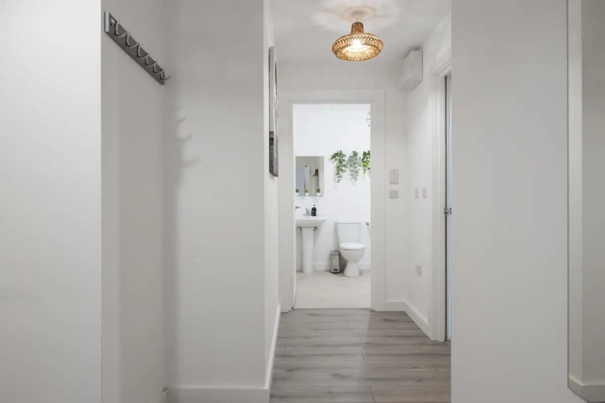 East Village 1 Bed Apartment In Belfast W Balcony